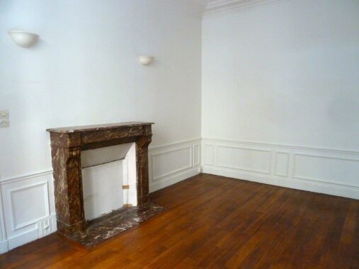 4 – Chambre 1 cheminée