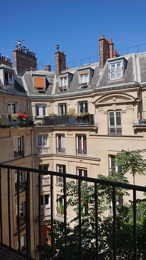 PARIS 17E - BATIGNOLLES MOINES - 2 PIECES - 56 M²