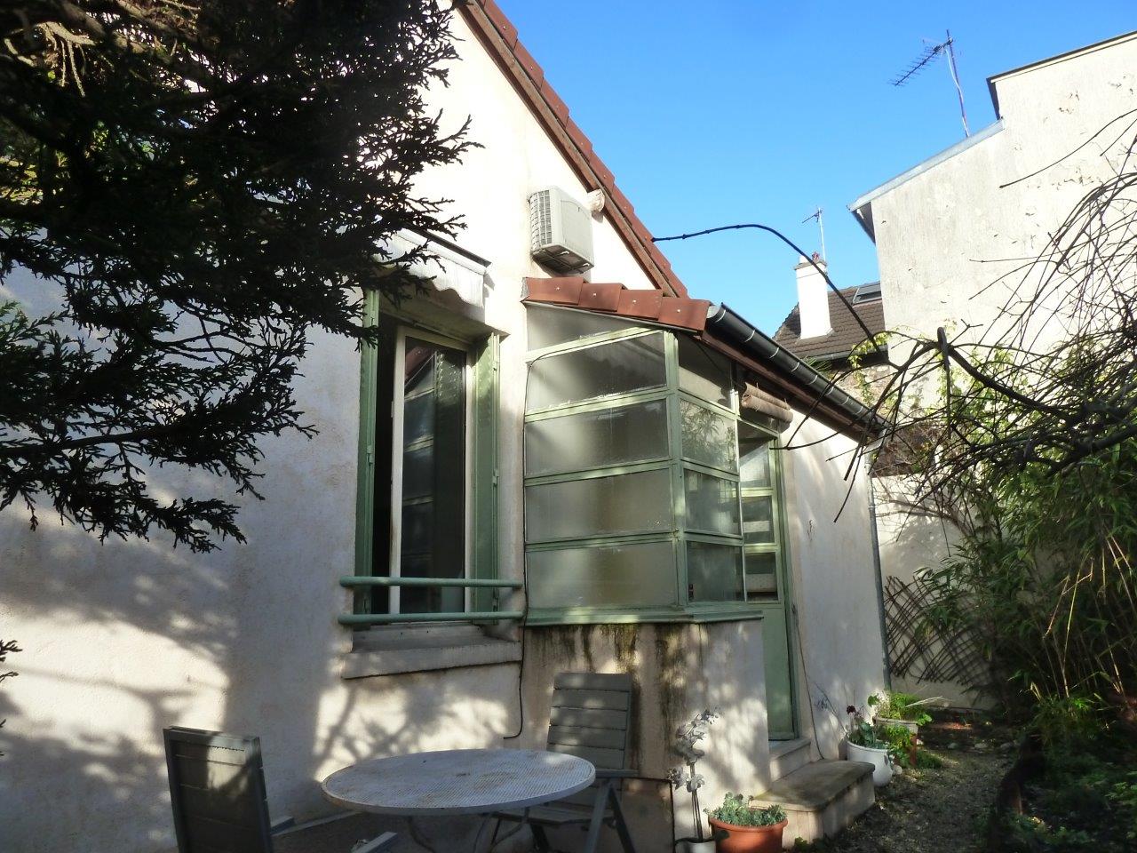 GENTILLY - PLATEAU - MAISON - 52 M² - Avec jardin